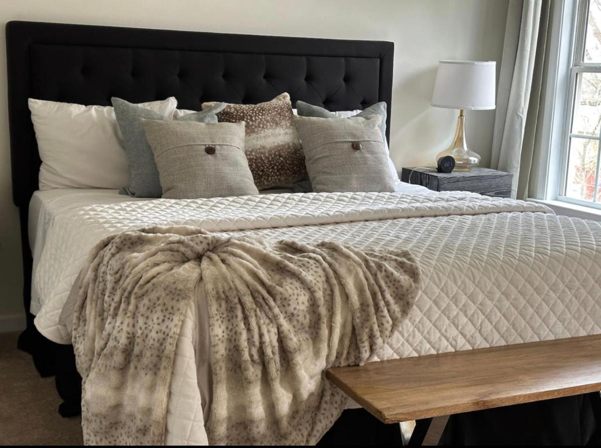Vine City Home - Duplex - 3 Mins From Gwcc & Mercedes- Benz Stadium アトランタ エクステリア 写真