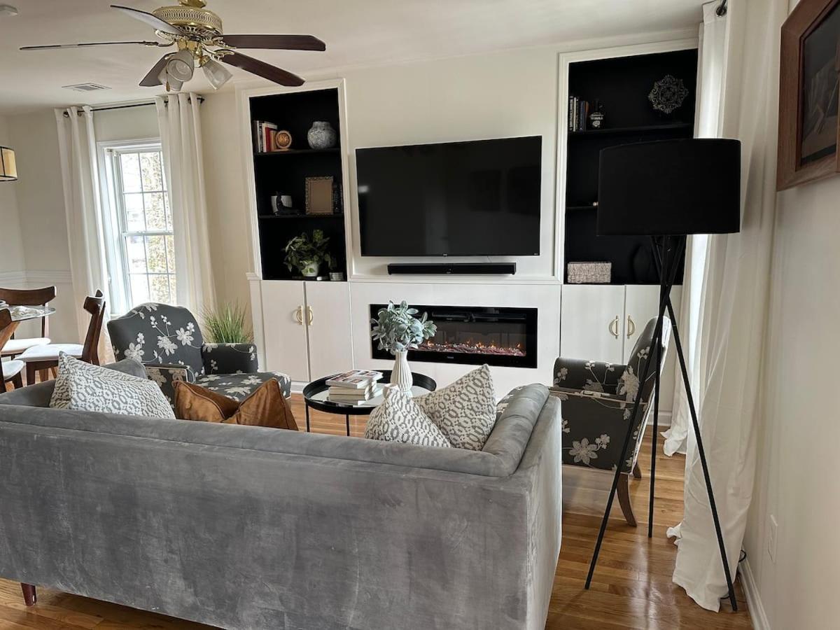 Vine City Home - Duplex - 3 Mins From Gwcc & Mercedes- Benz Stadium アトランタ 部屋 写真