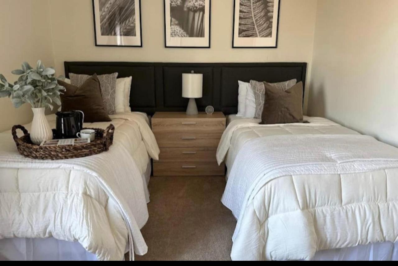 Vine City Home - Duplex - 3 Mins From Gwcc & Mercedes- Benz Stadium アトランタ エクステリア 写真